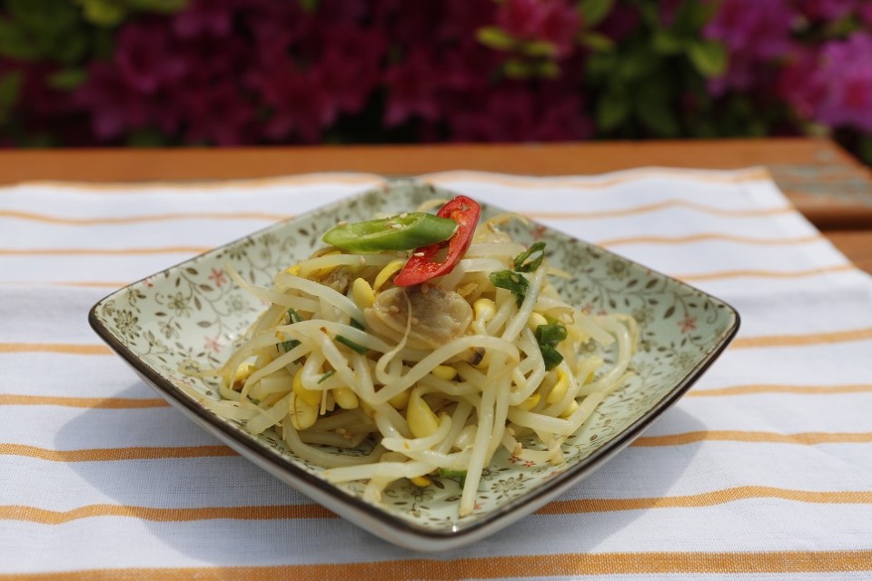 Kongnamul Muchim